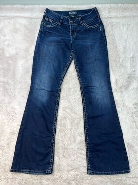 Silver Suki Bootcut Jeans Size 29x32 Dark Blue Denim Embroidered Stitching Flare